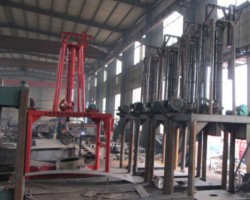 立式挤压水泥制管机