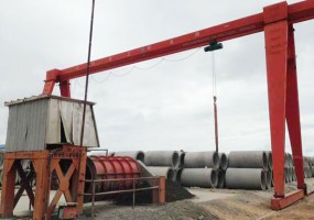 加蓬制管机使用现场