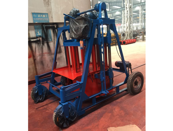 移动式构件成型机械主机