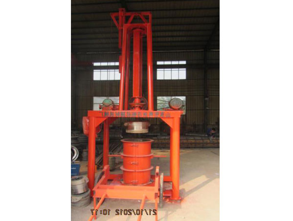 立式挤压水泥制管机